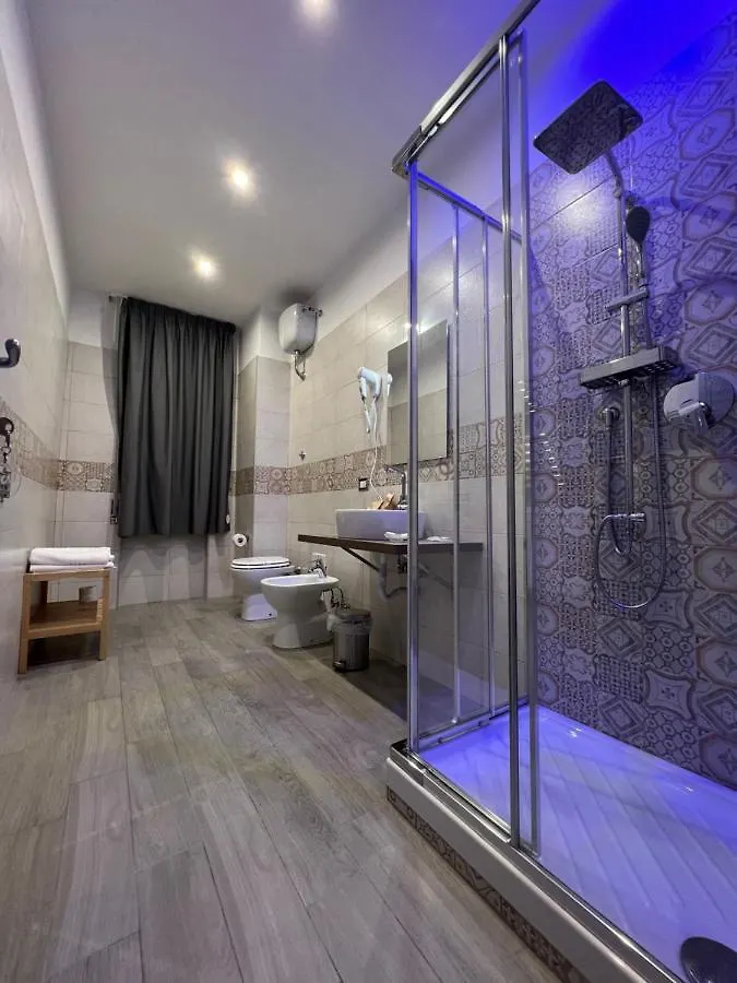 **  Napoli Regina Bed & Breakfast Italy