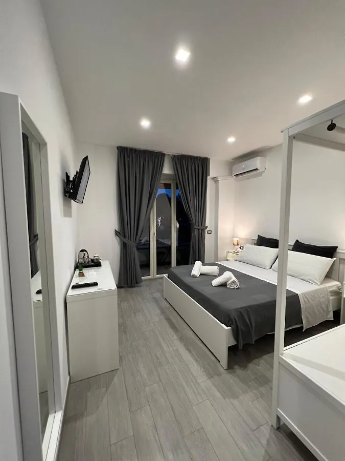 Napoli Regina Bed & Breakfast  Naples